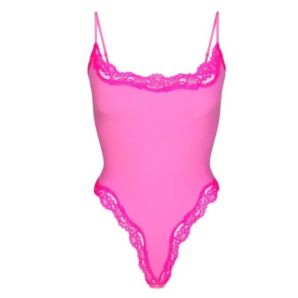 NEW SKIMS Fits Everybody Lace Cami Thong Bodysuit‎ Neon Rose Pink Sold Out MED